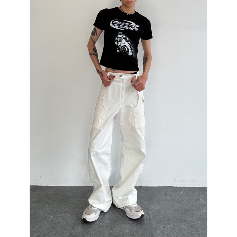 Áo ôm Coal và quần trắng Dew - OOS Resort 2023