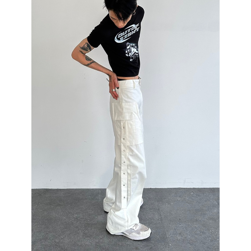 Áo ôm Coal và quần trắng Dew - OOS Resort 2023