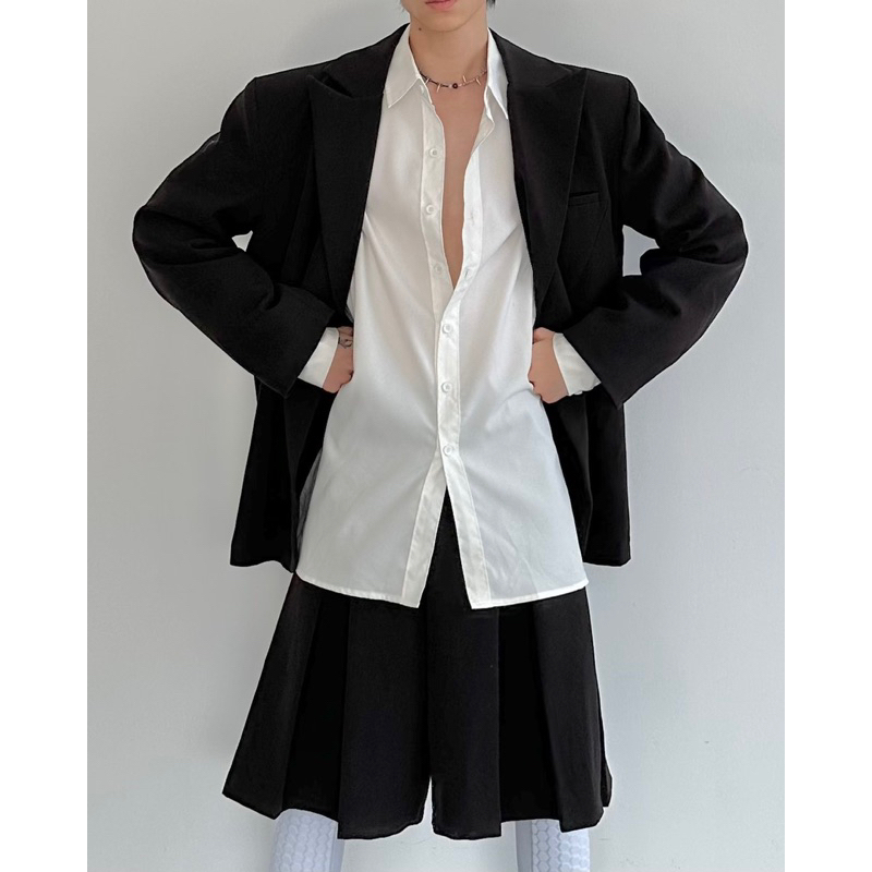 Áo blazer Spitzer và quần short Cosmos