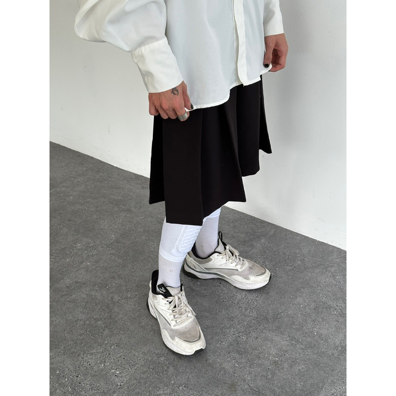 Áo blazer Spitzer và quần short Cosmos