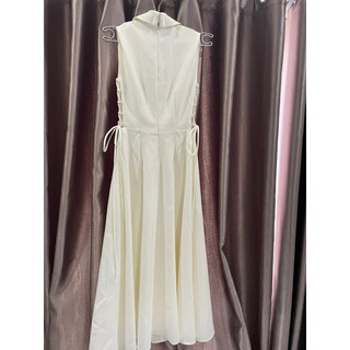Thanh lý váy trắng eo cách điệu size s
