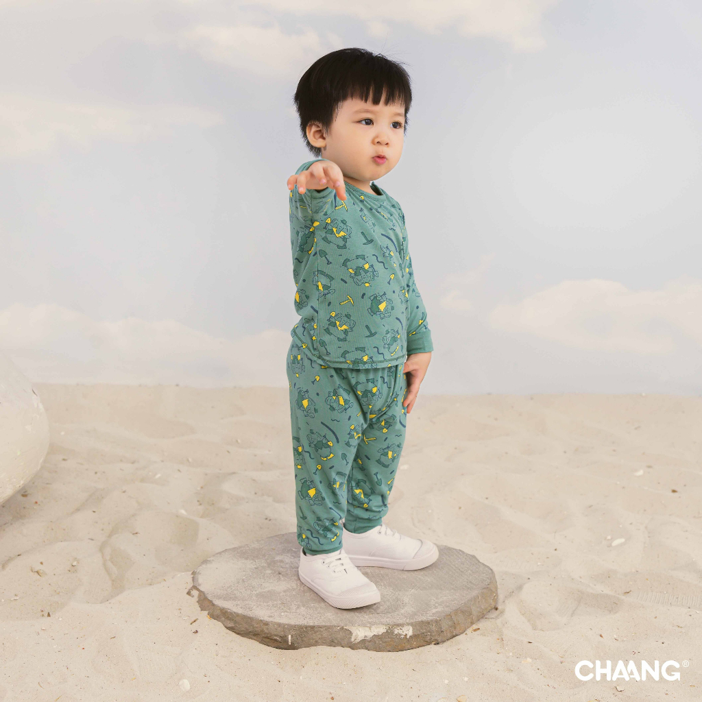 Chaang bộ dài tay cúc vai họa tiết Treasure cho bé AW23