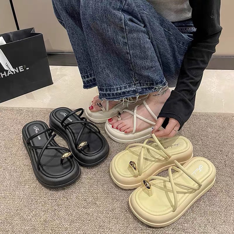 Dép xỏ ngón đế cao phối khuy đồng siêu sang