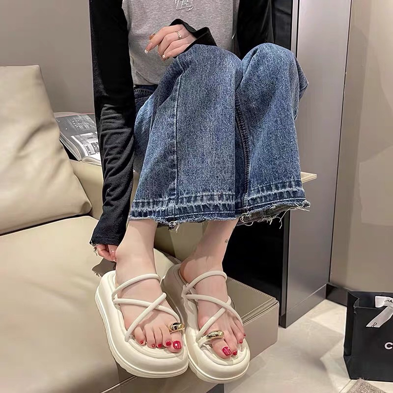 Dép xỏ ngón đế cao phối khuy đồng siêu sang