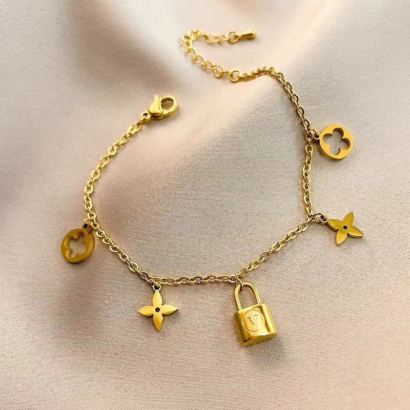 Lắc tay chân titan gắn charm không đen không gỉ trang sức Kami
