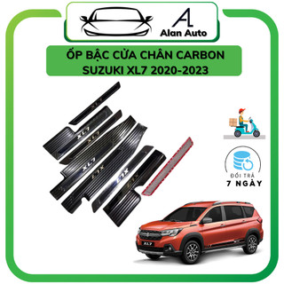 Ốp bậc cửa xe Suzuki XL7 2019-2020, Nẹp bước chân XL7 Chất liệu Carbon cao cấp, Bộ 8 miếng