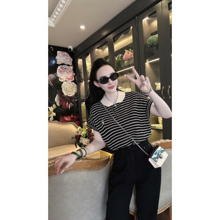 Áo len kẻ cổ bẻ thêu thỏ