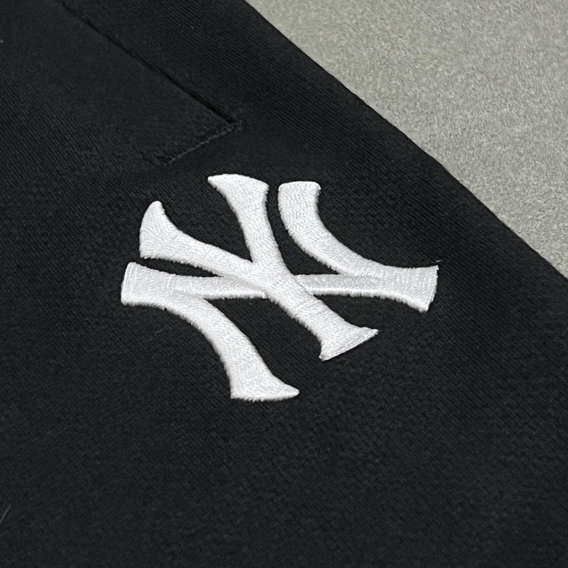 Quần Short Basic MLB NEW ERA Logo Set Up NY Neyyan
