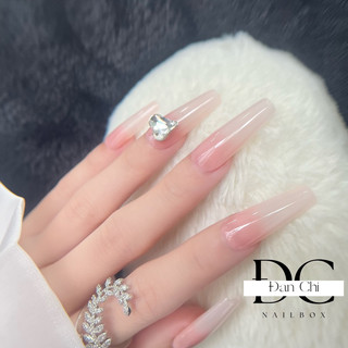 Nailbox móng úp thiết kế sẵn mẫu thạch ombre hồng đính đá