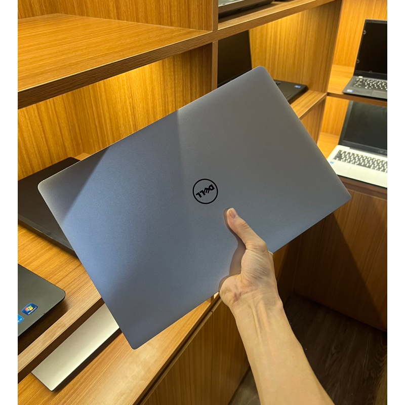 Laptop Dell Precision 5520 l Core i7-7820HQ l RAM 16G l SSD 512G l Màn hình 15'6 FHD [ BẢO HÀNH 3 THÁNG ] HÀNG ĐẸP 99%)
