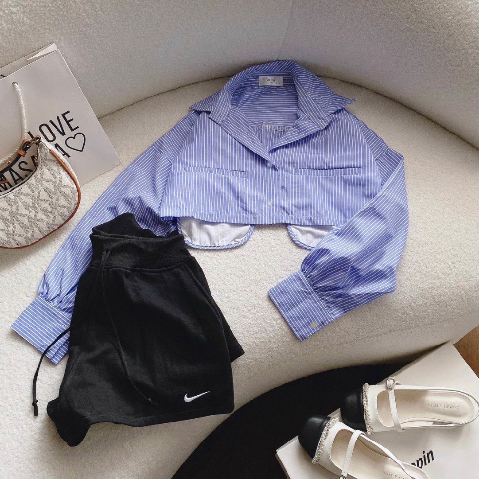 Áo sơ mi croptop nữ HAGA cổ bẻ  hai túi ngực Blouse Top SM2T301