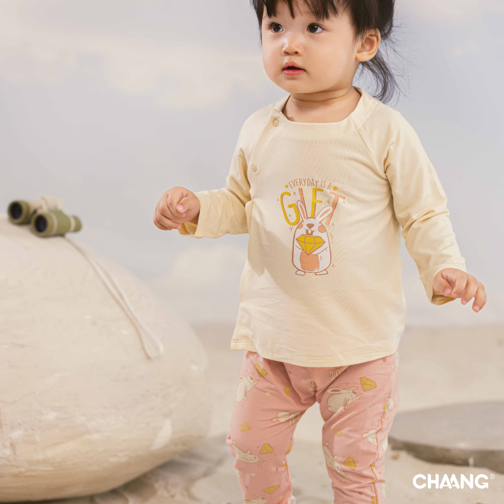 Chaang bộ dài cúc chéo Treasure cho bé dưới 1 tuổi AW23