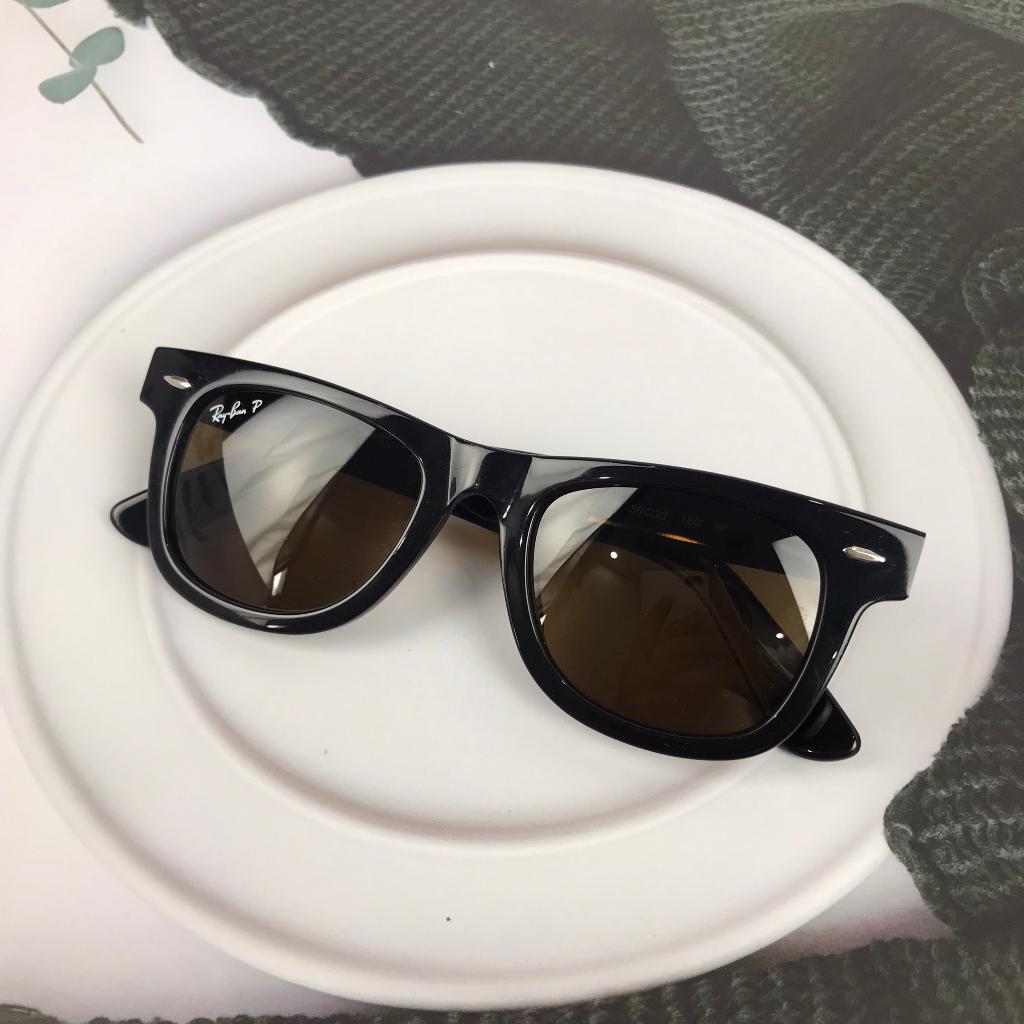 Mắt Kính Rayban WAYFARER Nguyên Zin đã qua sử dụng , mắt trà siêu đẹp , không lỗi lầm