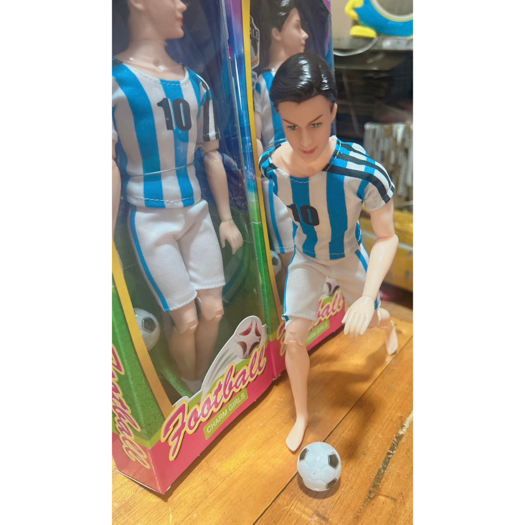 Hộp búp bê cầu thủ bóng đá số 10 cho bé có các khớp có thể tạo dáng cho bé