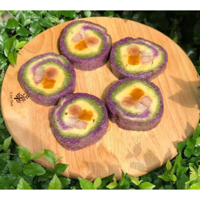 Bánh Tét Cốt Dừa Đậu Xanh Thịt Mỡ Trứng Muối Lạp Xưởng