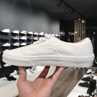 Giày Vans Authentic Classic trắng full box cao cấp ( Loại đế dày form đẹp)