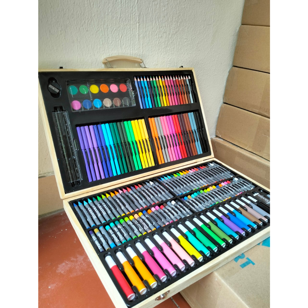 Bộ màu vẽ cho bé 180 chi tiết làm bằng gỗ bao gồm màu bút marker, chì màu, màu nước, màu dạ