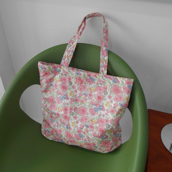 Túi Tote Vải Hoa Mẫu Rose Hồng Khoá Kéo Tặng Scrunchies | Trouvaille