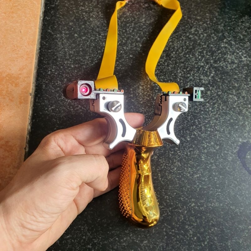 Ná nhựa laze vàng thân tròn   + tặng 1 dây + pk đầy đủ