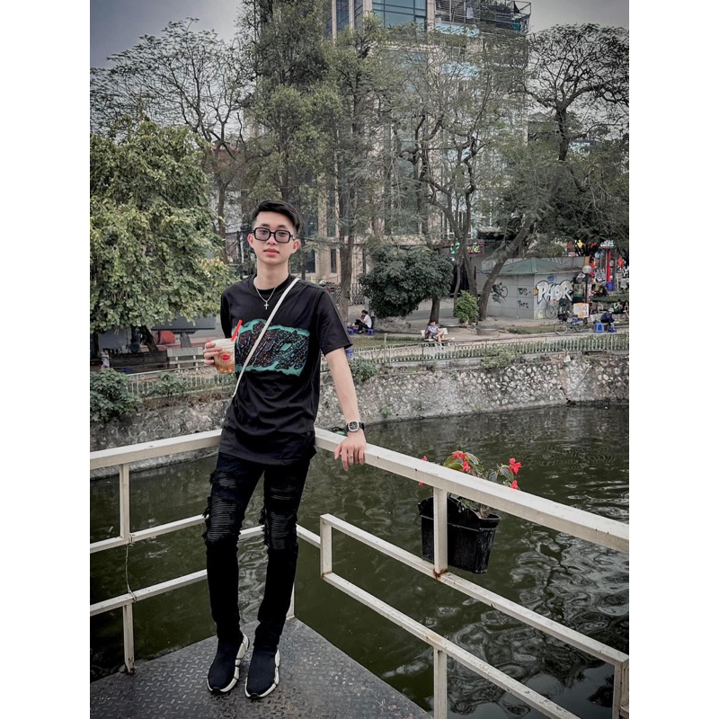 Áo LV in loang xanh unisex nam nữ form rộng tay lỡ hottrend. Hàng cao cấp chất cotton co dãn 4 chiều.