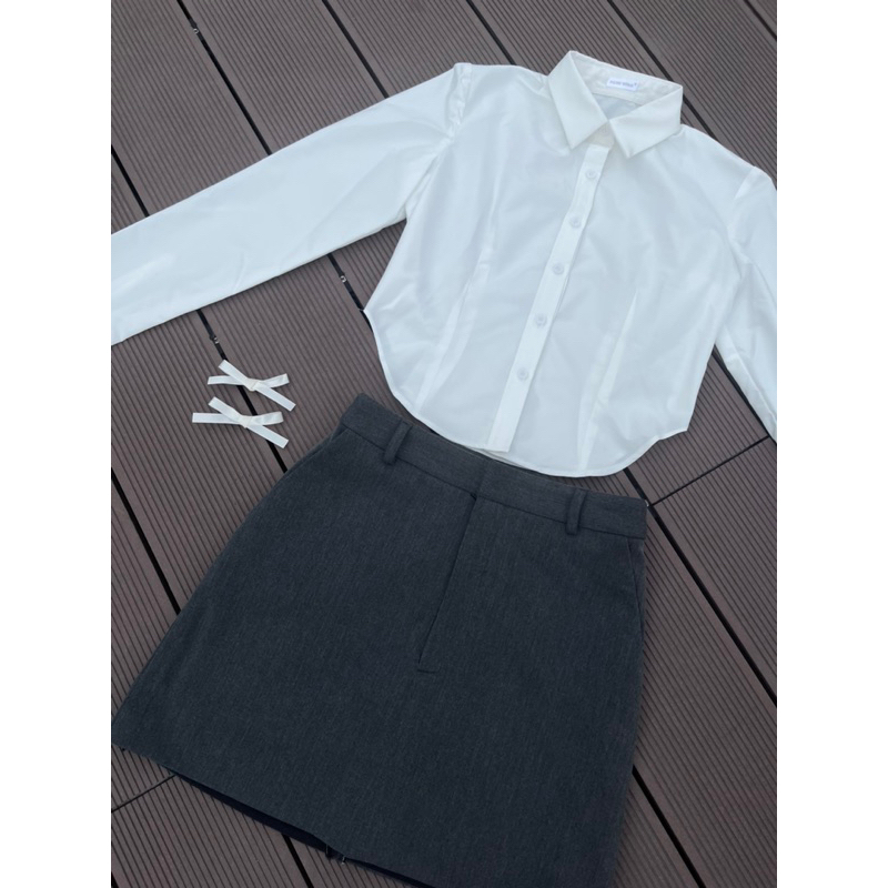 Gia Set - Set blazer sơ mi khoét eo và chân váy chữ A