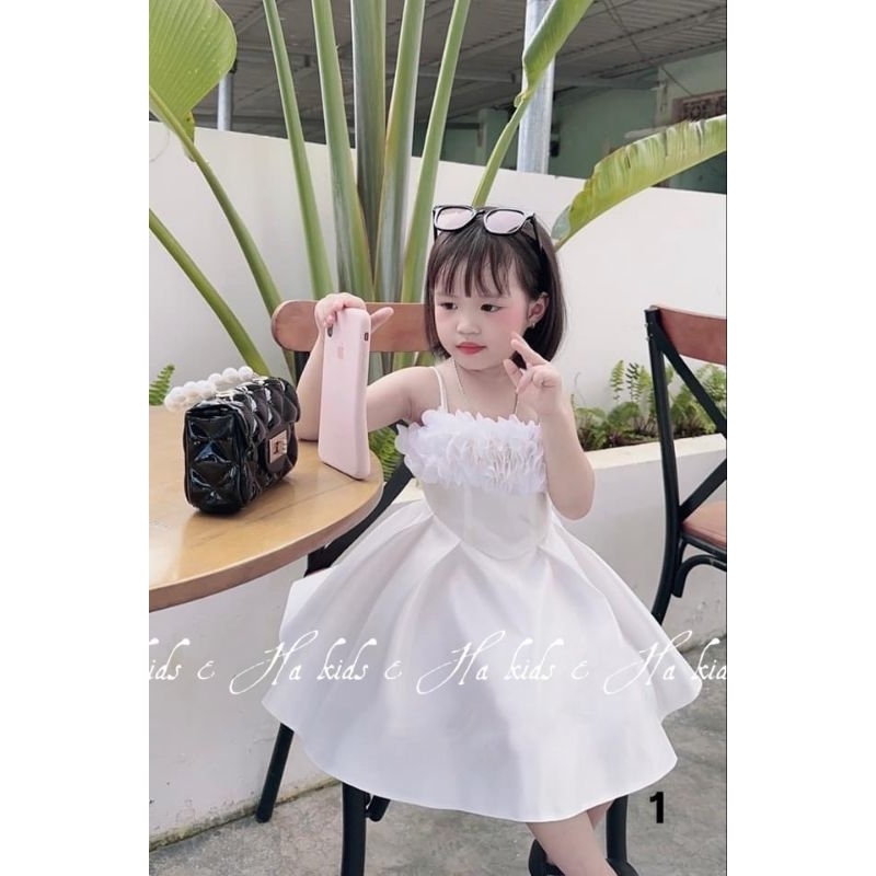 váy 2 dây đính hoa ngực sành điệu, kèm cài nơ cho bé 1-10 tuổi