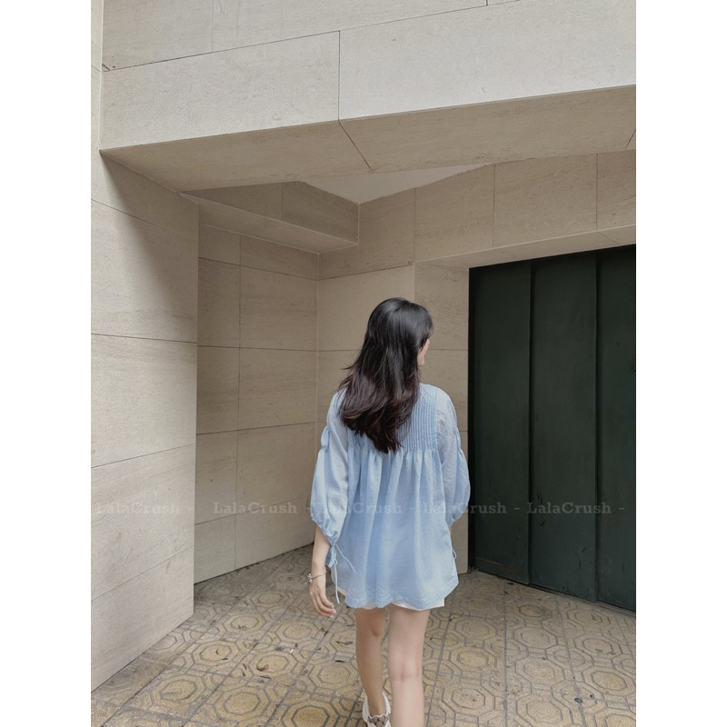 Set bộ sơ mi kẻ xanh dập ly dáng babydoll + quần sooc trắng