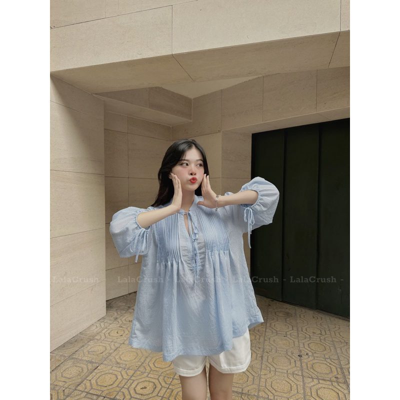 Set bộ sơ mi kẻ xanh dập ly dáng babydoll + quần sooc trắng