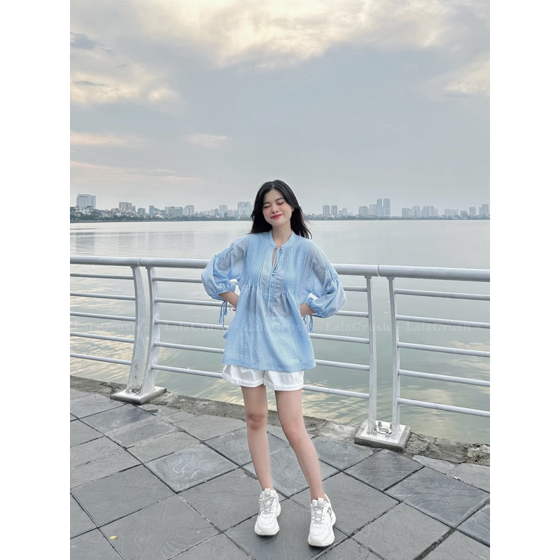 Set bộ sơ mi kẻ xanh dập ly dáng babydoll + quần sooc trắng