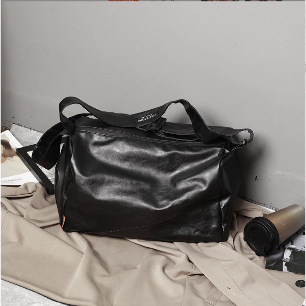 Kích thước 22x25x40 cm.  Túi Xách Hành Lý Có Dây Đeo Cỡ Lớn Chất Liệu Da Cho Nam