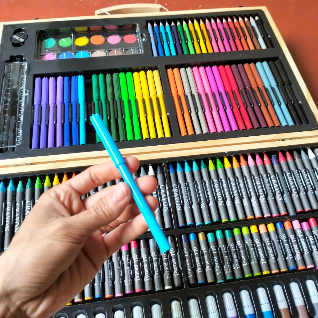 Bộ bút màu đa năng 180 chi tiết làm quà tặng sinh nhật cho bé, hộp màu vẽ đa năng