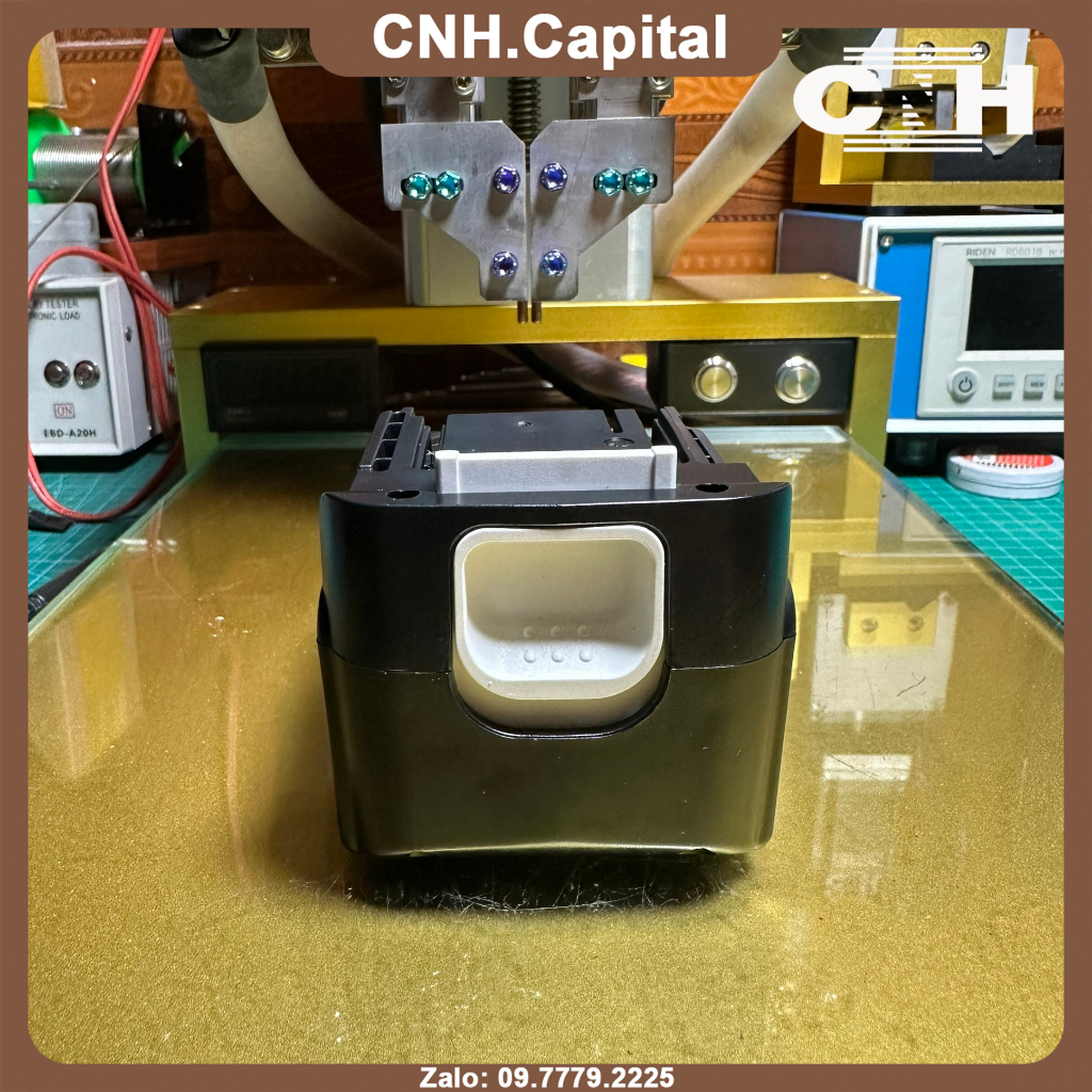 Pin Makita 14,4v đóng mới. Có led báo pin