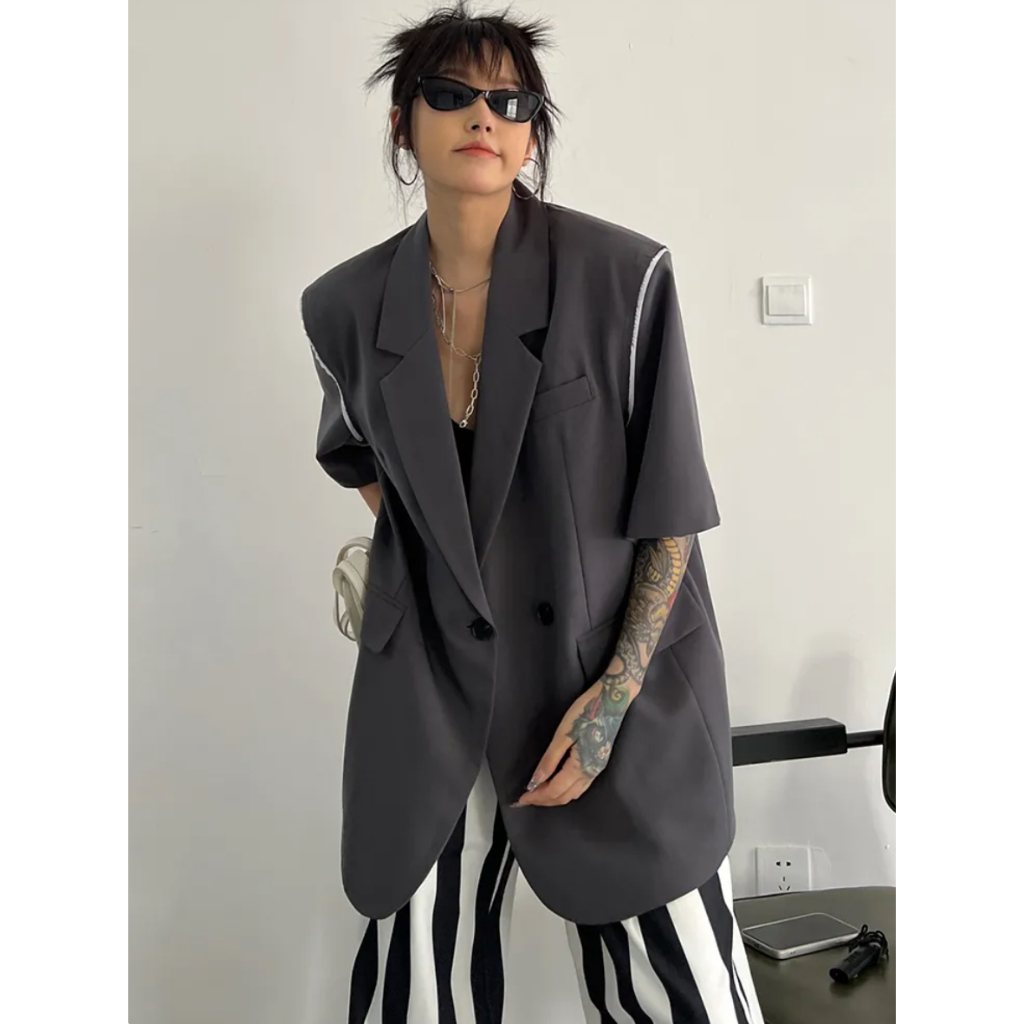 Áo Blazer PLAYHARD ngắn tay cổ chữ V