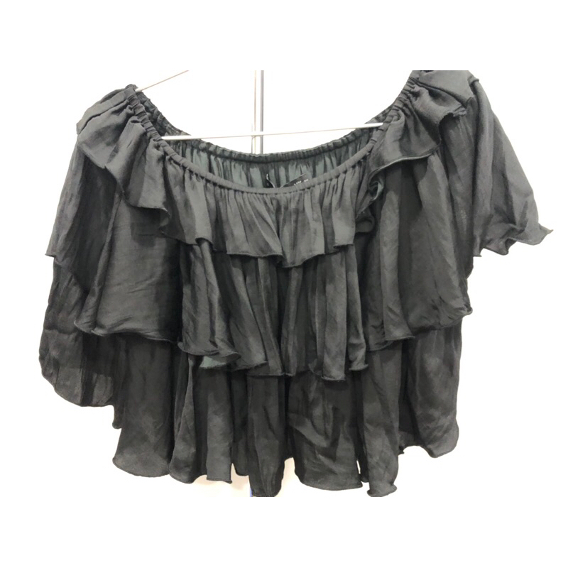 Áo croptop Everluxe thanh lý