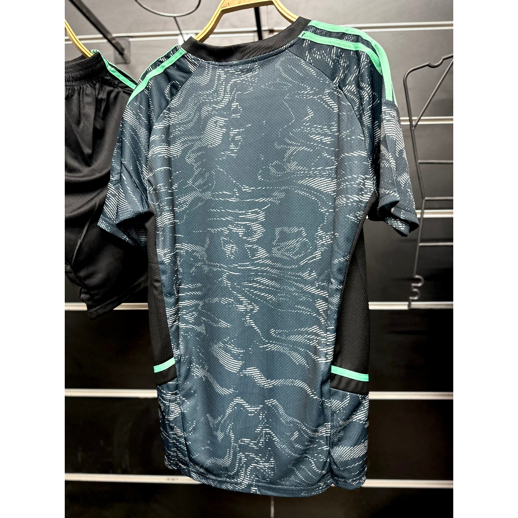 Set bộ quần áo bóng đá trainning tập luyện clb câu lạc bộ realmadrid áo xám 3d hoạ tiết quần đen có túi 2023