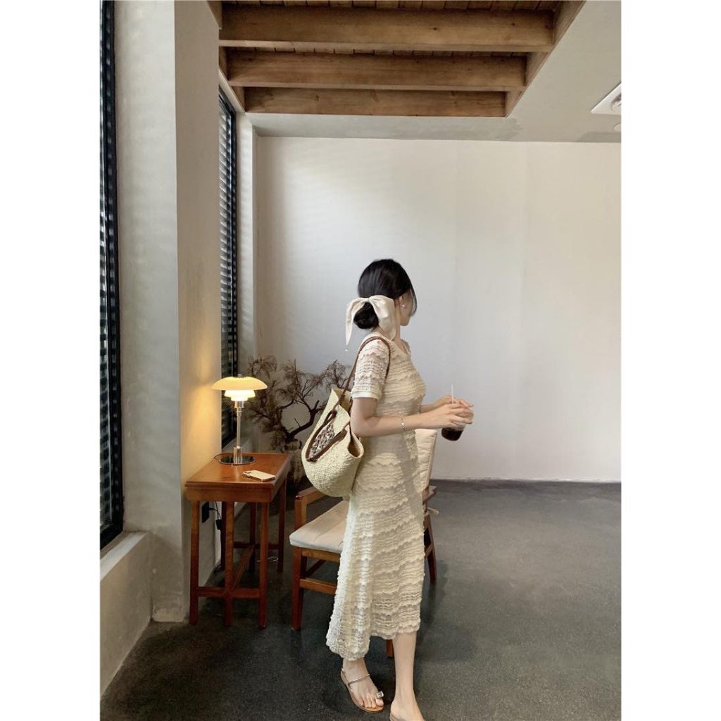 ĐẦM MIDI TRẮNG REN HOA CỔ TRÒN 🤍