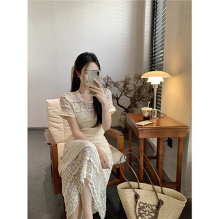 ĐẦM MIDI TRẮNG REN HOA CỔ TRÒN 🤍