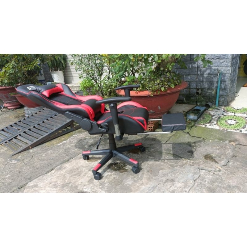 ghế Gaming có massege hồng và đỏ