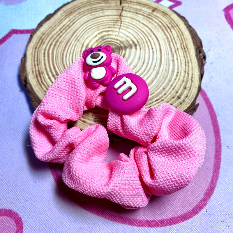 Scrunchies Chun Cột Tóc Gấu Dâu Lotso Hot Trend Hồng Đậm Vải Siêu Xịn