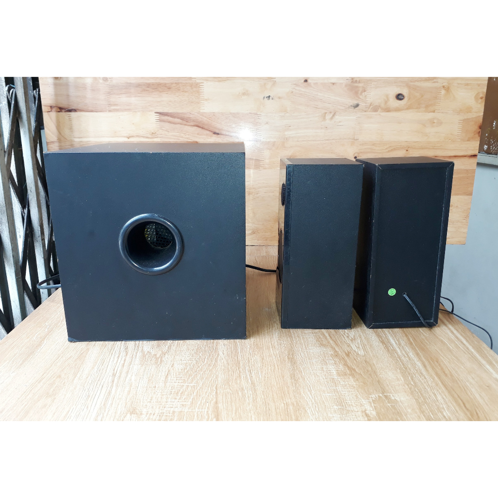 Bộ loa vi tính Fenda A333U – đọc thẻ nhớ SD và USB - bao gồm 1 loa siêu trầm và 2 loa vệ tinh