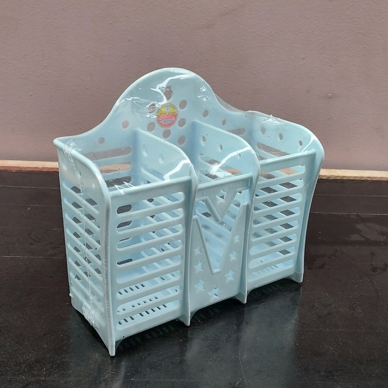 Ống Đựng Đũa Nhựa 3 Ngăn Việt Nhật 2708 (17.7 x 7 x 13.5cm) nhựa nguyên sinh an toàn sức khỏe