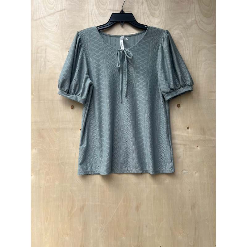 Áo sơ mi hoạ tiết đục lỗ vnxk NY-collet1on