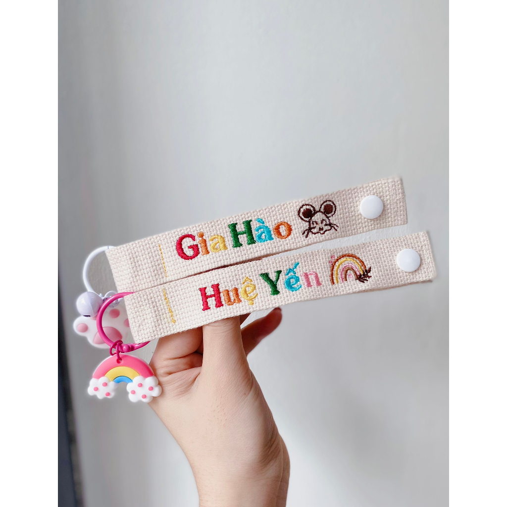 Nametag thêu tên theo yêu cầu, tag treo cặp cho bé