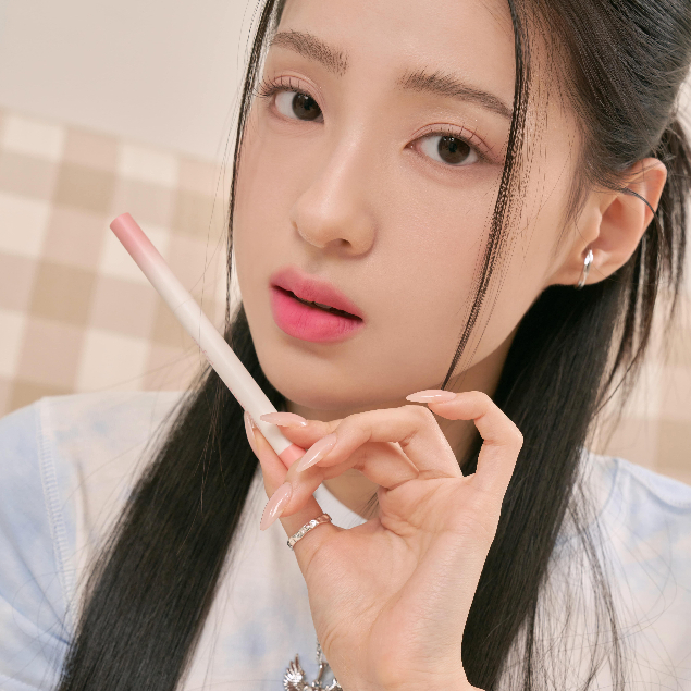 Chì Kẻ Viền Môi Nhung Lì, Lâu Trôi, Thiết Kế 2 Đầu Hàn Quốc Romand Lip Mate Pencil - 0.5g