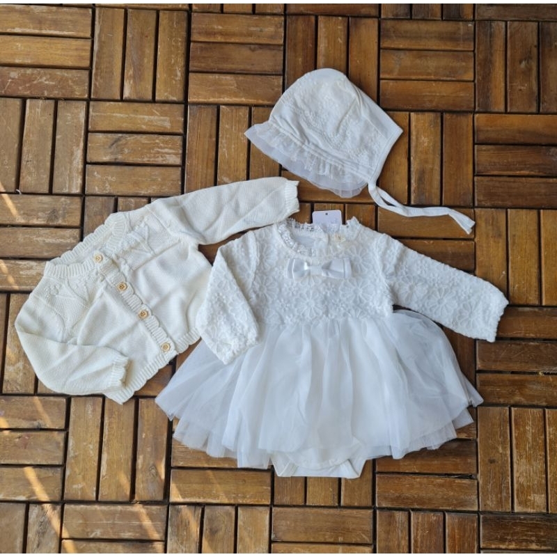 Body váy ren nơ dài tay kèm mũ cho bé từ đầy tháng - 12M