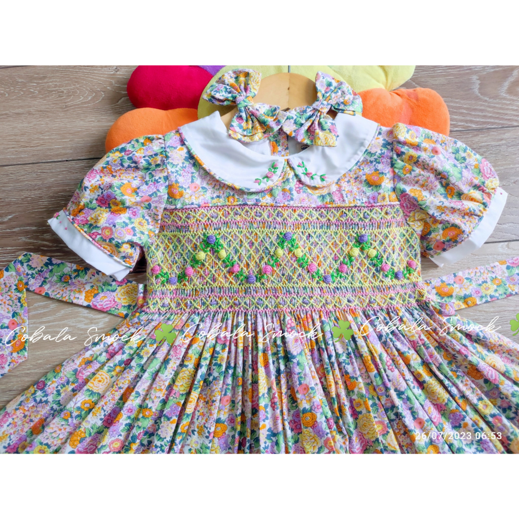 Đầm smock cổ sen hoa rực rỡ