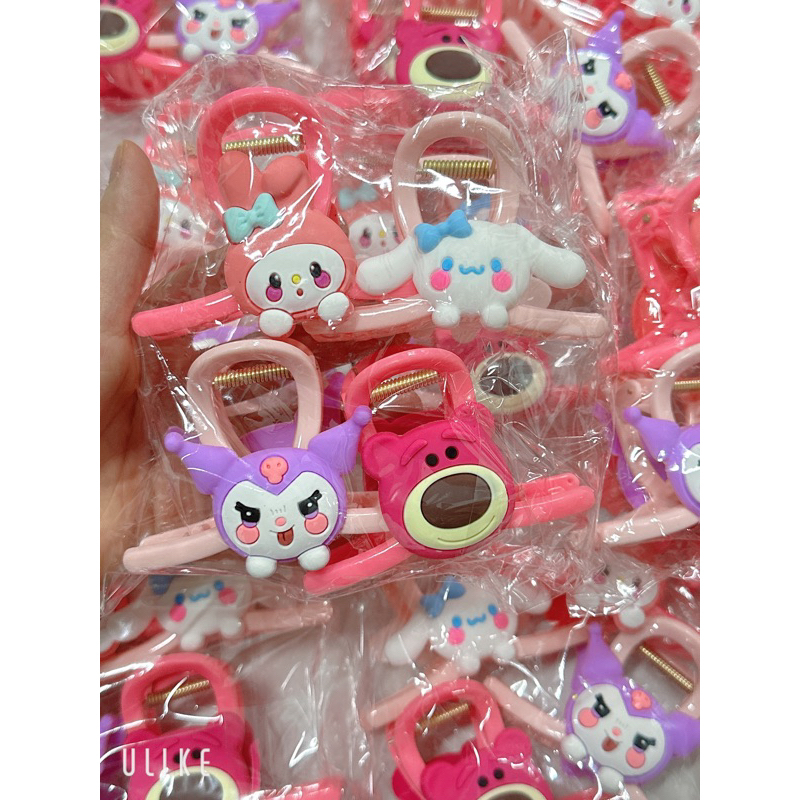 Set 4 kẹp tóc càng cua cho bé hình gấu dâu cute