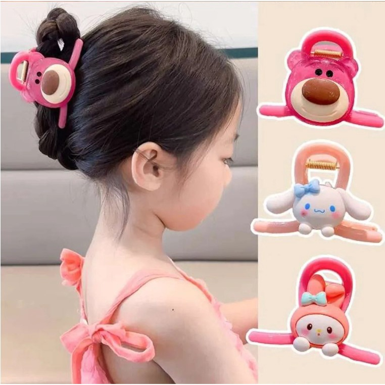 Set 4 kẹp tóc càng cua cho bé hình gấu dâu cute