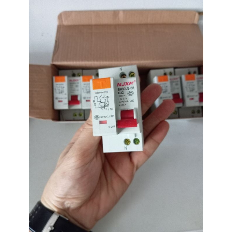 Atomat chống giật chống quá tải 32A 220v