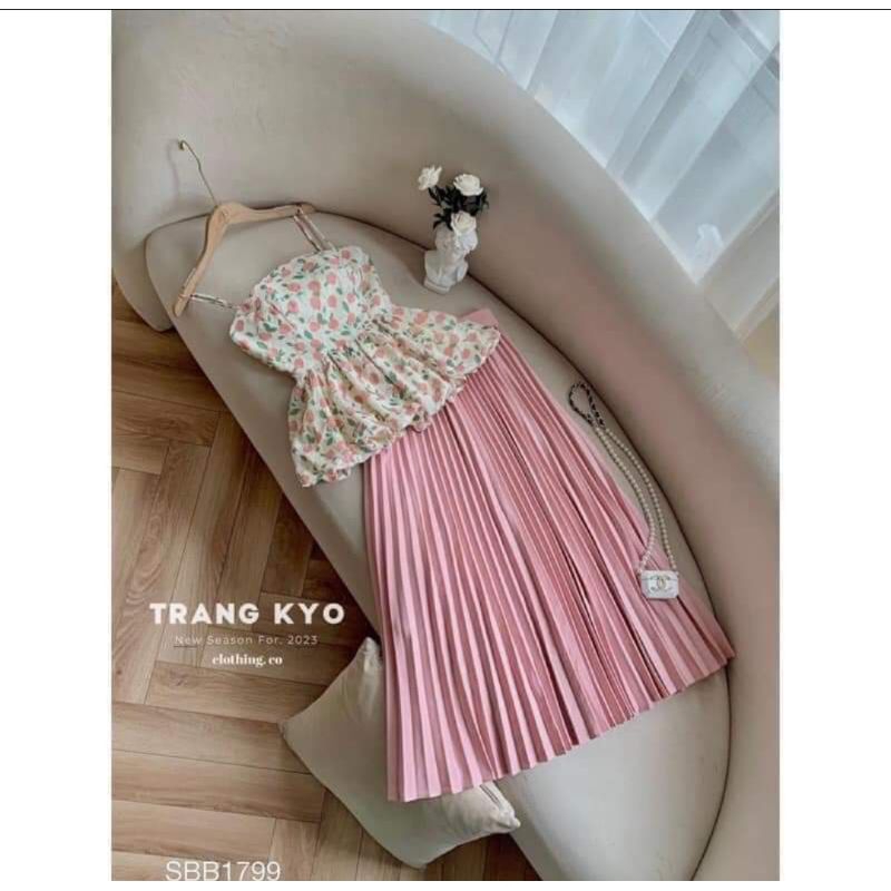 Set áo hai dây xoè + chân váy dài dập li siêu hot hit